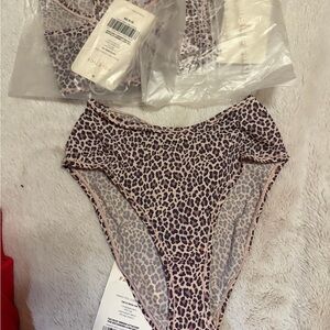 Lot of 3‎ nwt Fabletics classic brief panties
